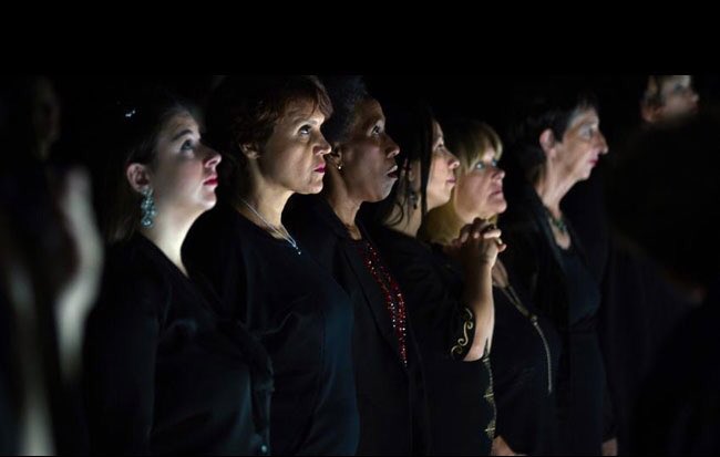 GustaveShaimi's tweet photo. Le précédent film #3eScene est un documentaire social et onirique sur une chorale de femmes qui sortent de l’isolement par la musique et trouvent une affirmation d’elles-mêmes à la fois poétique et politique.
DE LA JOIE DANS CE COMBAT de J-G Périot : https://t.co/Kv8TWe49U0 https://t.co/8axT9bNZSK
