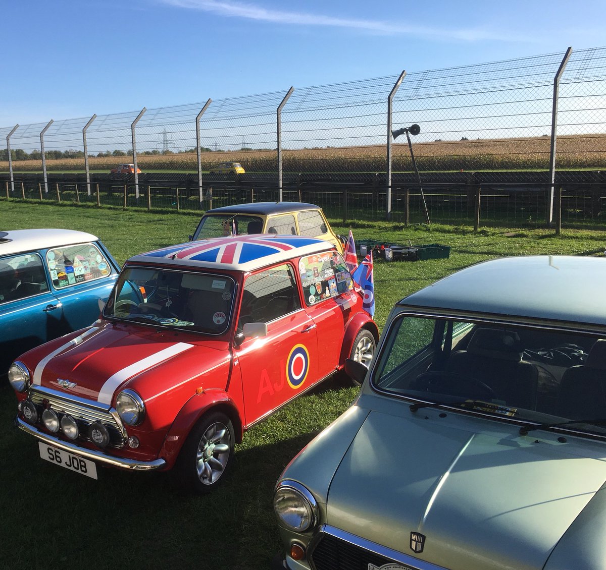 MinxGenie's tweet photo. What an absolutely cracking Castle Combe Mini Action Day today. We were the last of the stragglers to leave. Absolutely shattered! Will post some pics soon. ‘Til next year @minisportltd 👍👍 https://t.co/Naik09RNgc