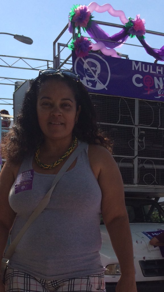 2interativa's tweet photo. #EleNão #HimNot ATO POLÍTICO. MULHERES CONTRA BOLSONARO!!!.✊🏿✊🏻✊🏽#Salvador #BolsonaroNaCadeia #elenão #himnot #BolsonaroNaCadeia https://t.co/riASdPjwq2