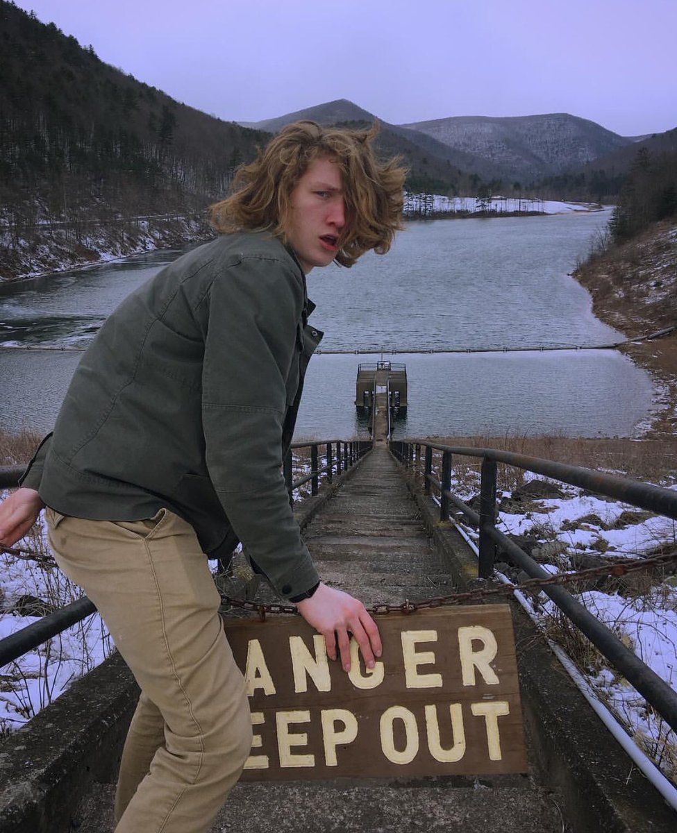 leviSherwood38's tweet photo. @MazzanteConner or Trevor Lawrence???? https://t.co/echFkMdePB