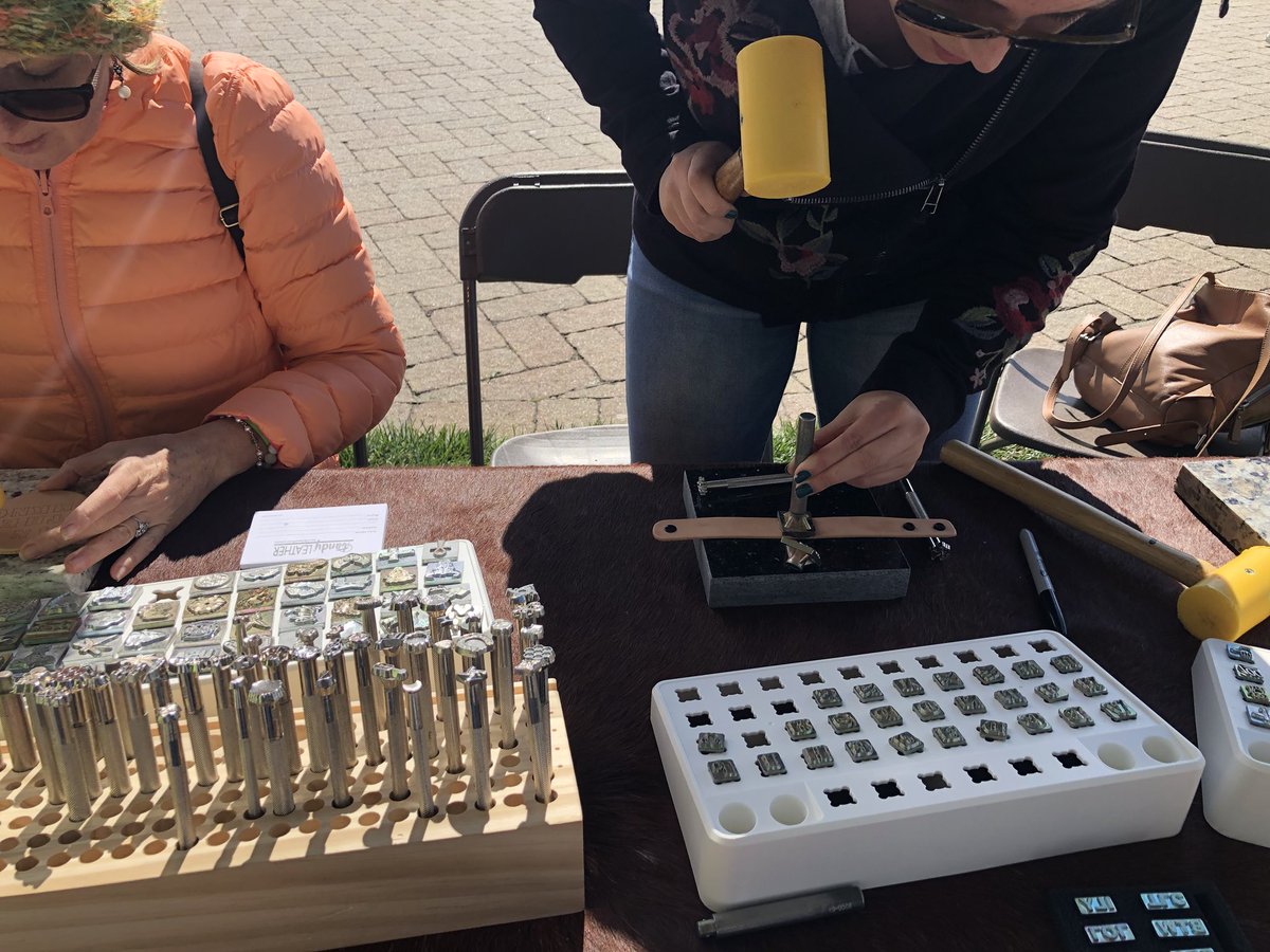 inthemkng's tweet photo. Mother and daughter crafting day at @BethelWoods for In the MKNG! Join us for creative activities, shopping handmade goods, live music, great food and beer today until 6pm and tomorrow from 10am to 6pm! Guaranteed fun for the entire family! #IntheMKNG #crafting https://t.co/1loczG6ZhK