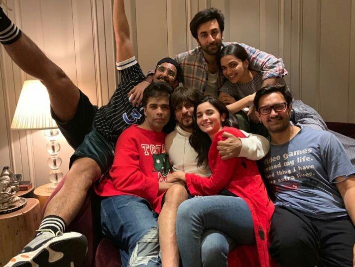 mahamoonji's tweet image. #Section497 and #Section377 in a Single click 😘... 
Judgement come out in ground..