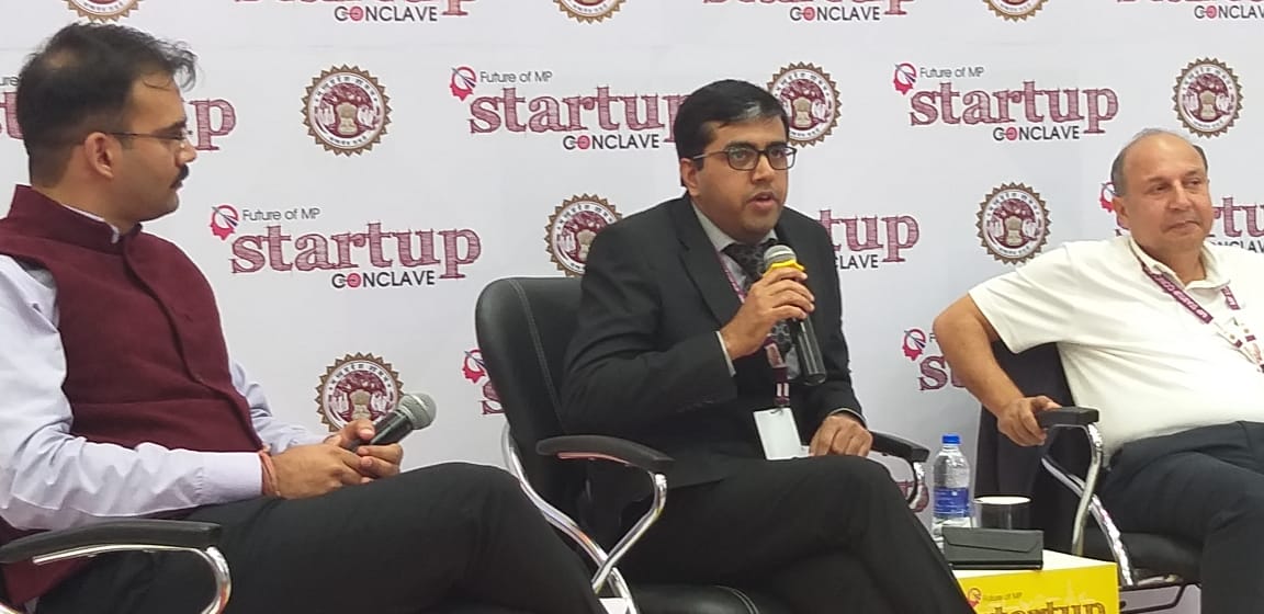 gajariab's tweet photo. Today at #MPStartupconclave18. It was great interacting with @ChouhanShivraj and there was absolute clarity of thoughts on where he wants to take MP. 15 years back priorities were Agri, road, power and water and now adding entrepreneurship https://t.co/7GVbL7nyHi