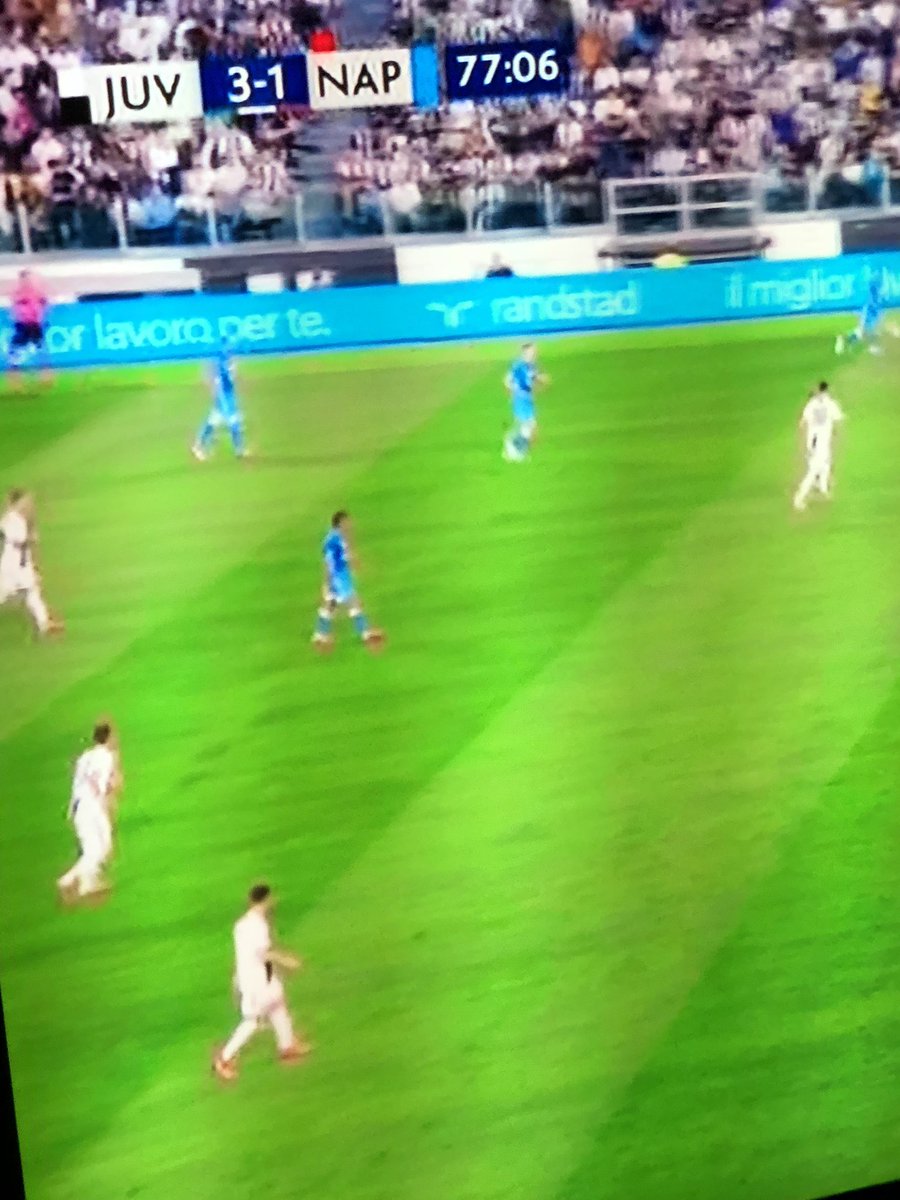 alexanderi98's tweet photo. Góð gæði sem er boðið uppá í Ítalskaboltanum, snilld að horfa á þetta svona og borga aukalega fyrir það! @St2Sport https://t.co/bgTIwpdX6q