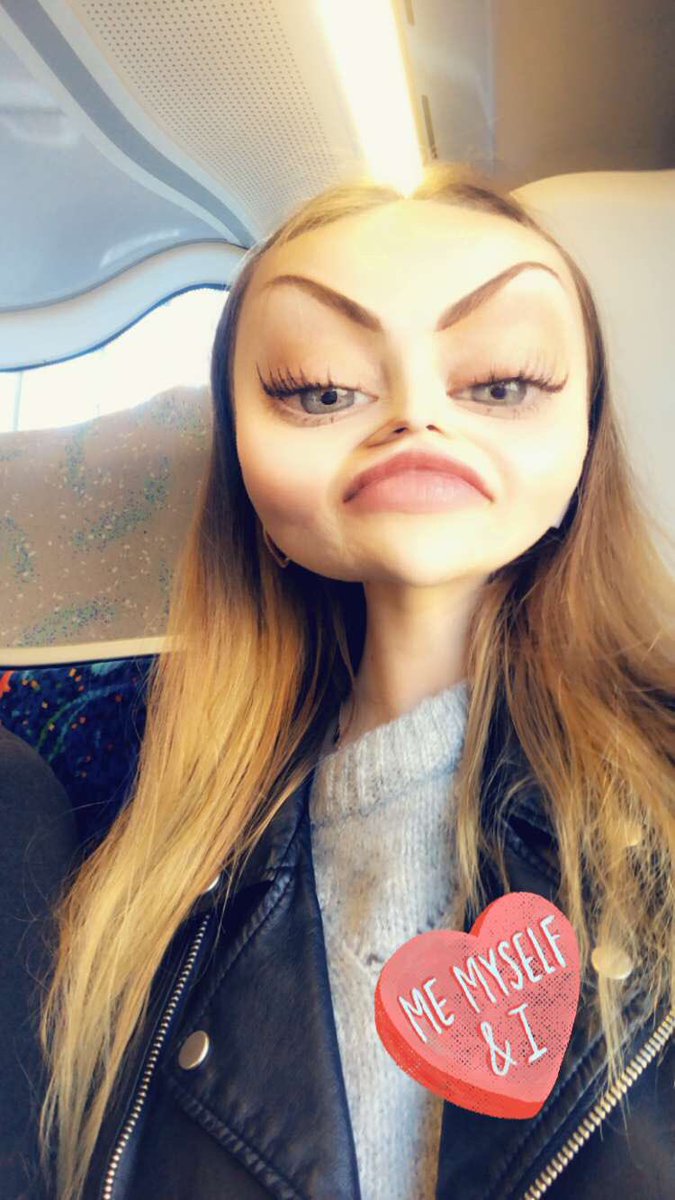 ABezkhmelnytska's tweet photo. Everyone: you look so nice today 
Me: https://t.co/TvBd81xOJ5