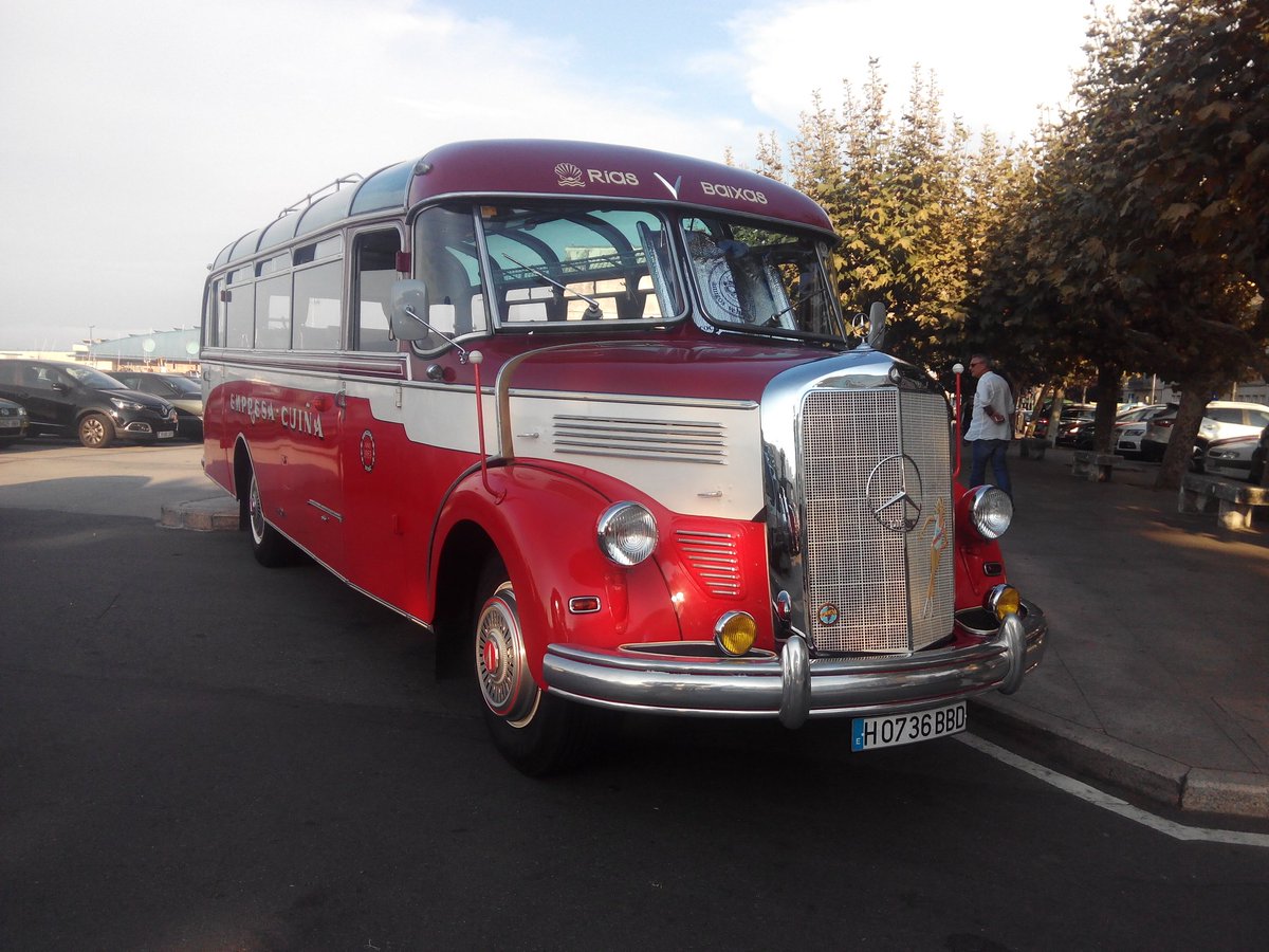 GaliceltaSL's tweet photo. Belleza e historia 😍
Autobús de 1954 estacionado en Bueu (Península de O Morrazo, Rías Baixas, Pontevedra) https://t.co/ex1dg98XBa