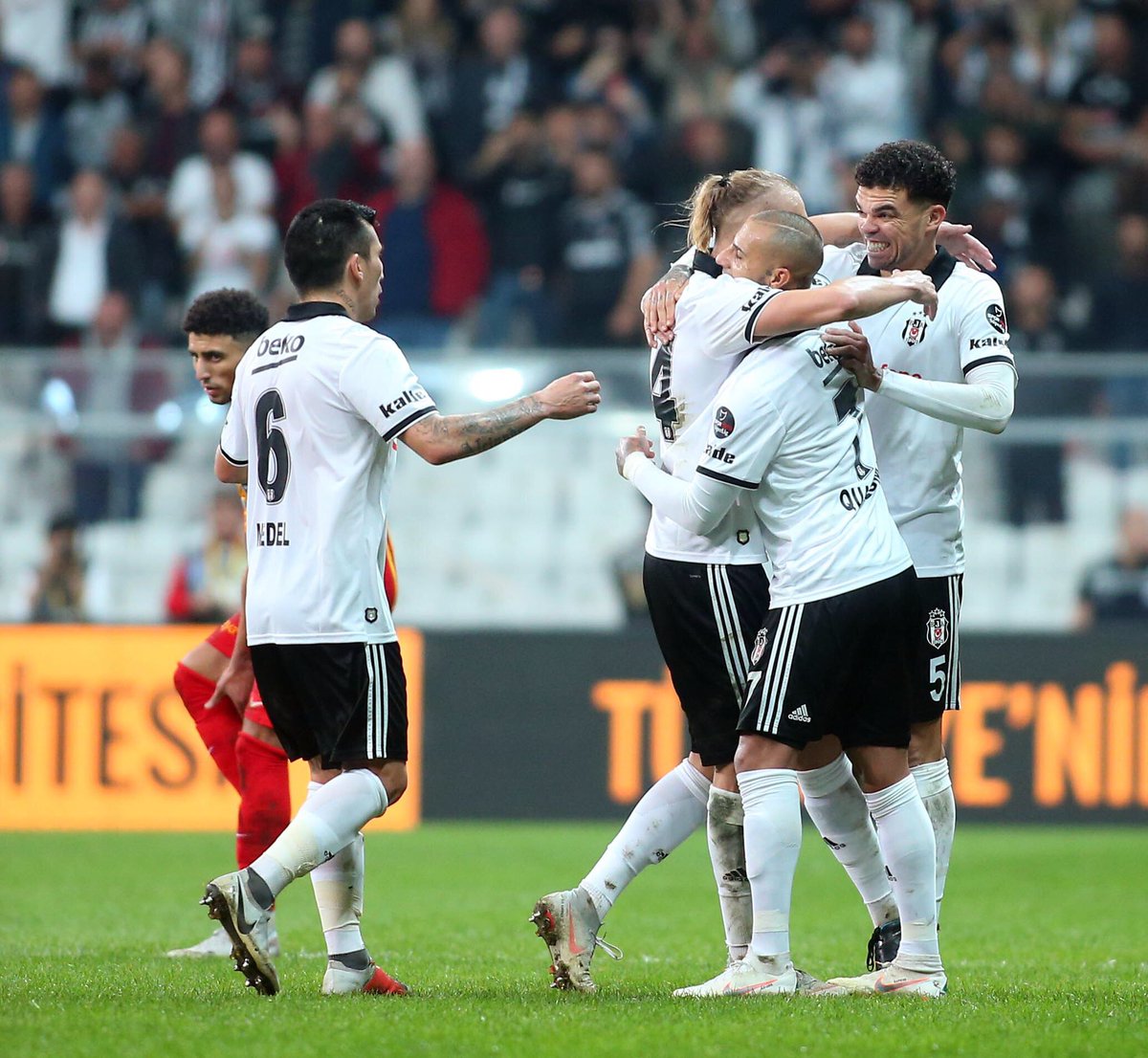 Ricardo Quaresma’nın golünden sonra bizim takım 💪⚫️⚪️