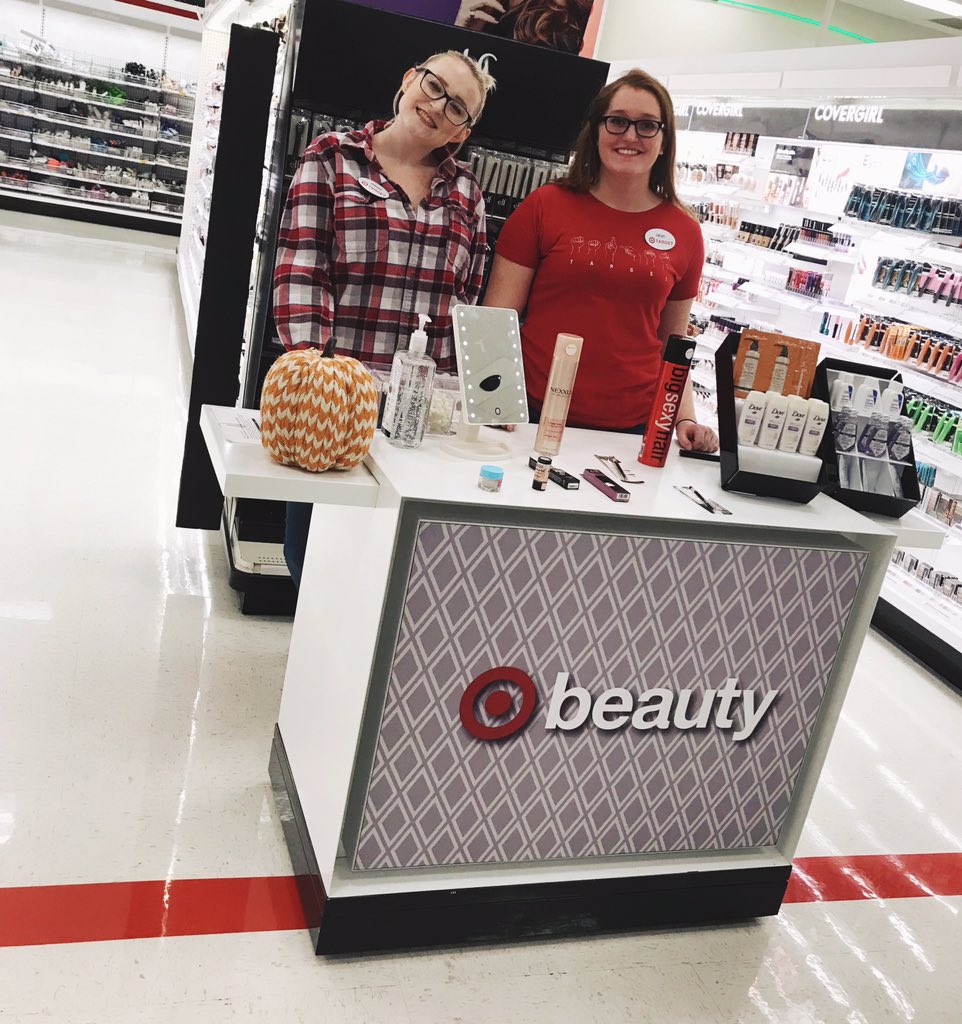 mda_mill's tweet photo. Our FACE Experts are making it happen today! #T0111 #MONAAAAY https://t.co/e2l0DlmqI0