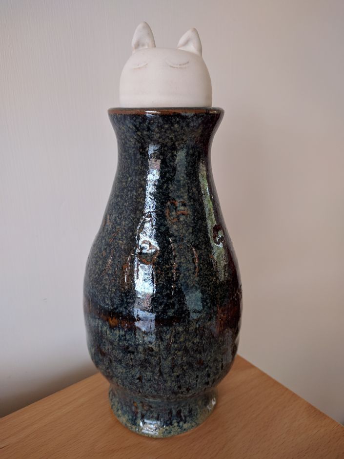 NetworkArtistsN's tweet photo. *Member Spotlight*

Andra Miloiu creates amazing #pottery and #ceramics. Andra also also offers pottery #classes for everyone. 

 Find out more here - https://t.co/I27QQ05CxZ https://t.co/4FTGAO6zFi