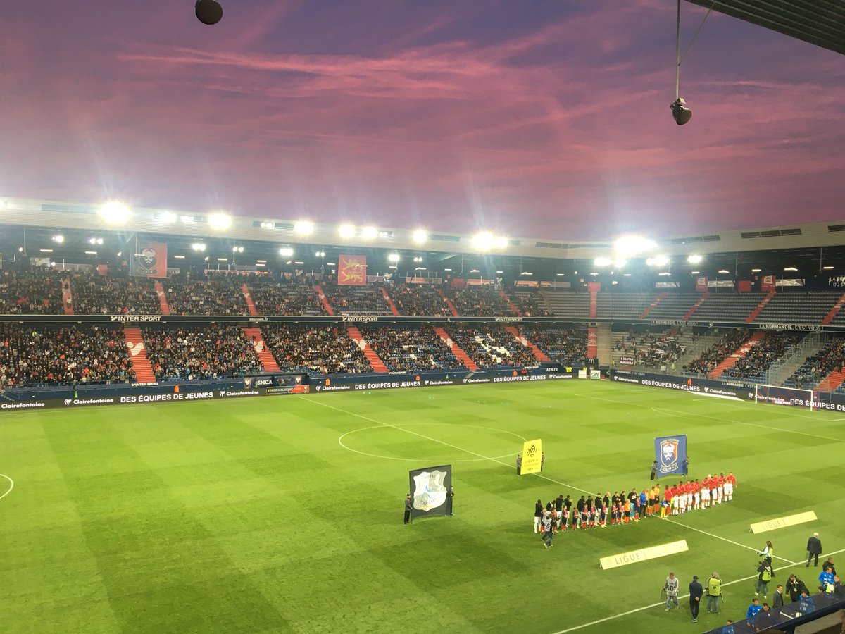 Tu es beau d’Ornano ce soir 😍#TeamSMC #Ligue1Conforama #SMCaen #SMCASC