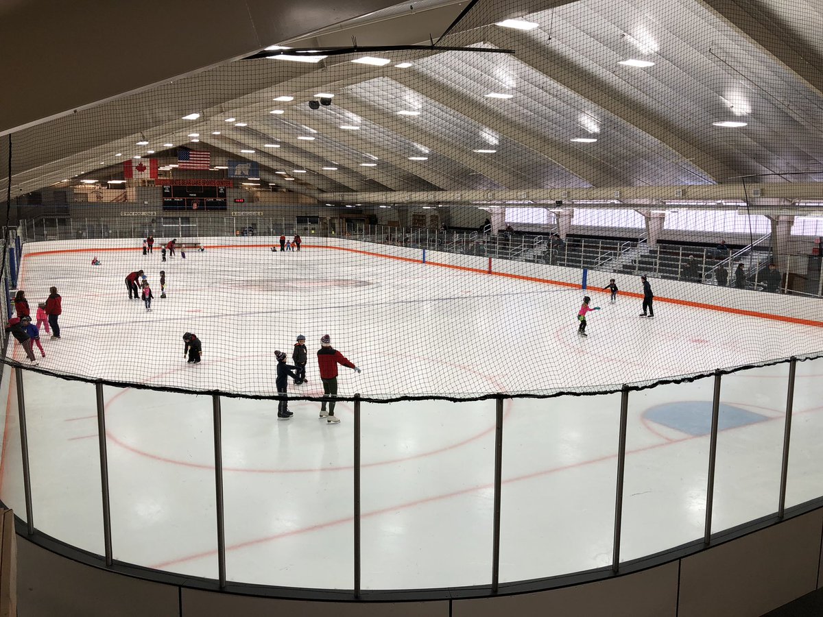 wblhockey's tweet photo. Head out to the NEW White Bear Lake Sports Center for its Grand Re-Opening this afternoon. Bingo, food, beer garden, games for both kids and adults, FREE skating and a DJ!! Ribbon ✂️🎀 cutting at 3:30 p.m. https://t.co/7HzbT9onyV
