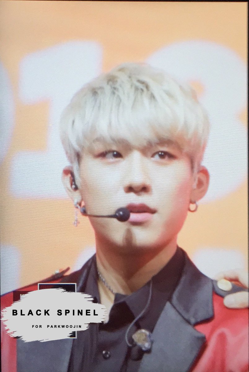 BlackSpinel99's tweet photo. 180929 kcon in thailand 
#박우진 #워너원 https://t.co/JFkBAWqqZY