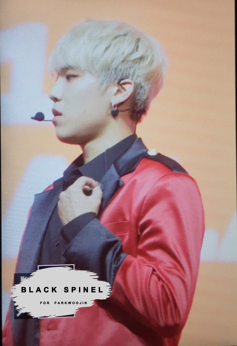 BlackSpinel99's tweet photo. 180929 kcon in thailand 
#박우진 #워너원 https://t.co/JFkBAWqqZY