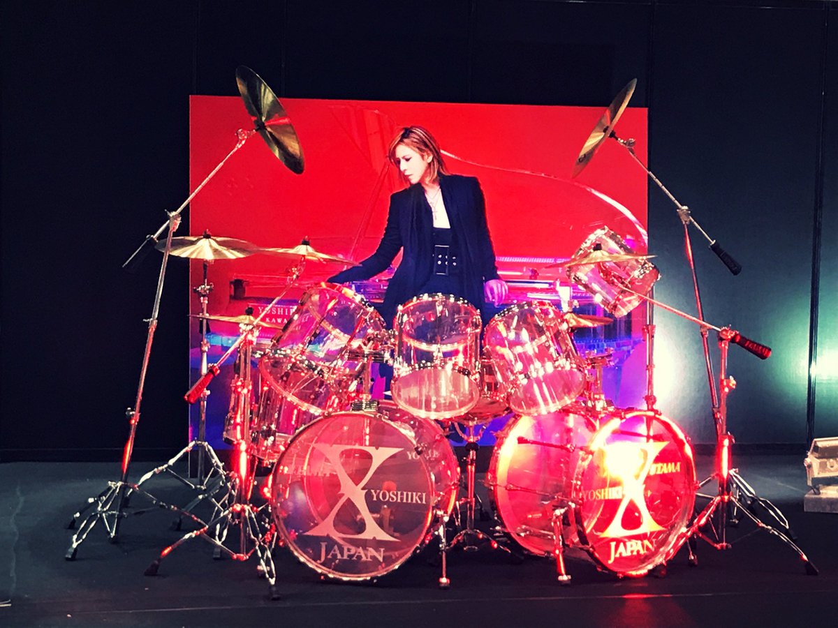ko_zig's tweet photo. X JAPAN@Makuhari Messe day2

うん、hideの代わりは杉様で良かった。
杉様がいい。
杉様以外考えられんです。 https://t.co/FvEqVuUqu9
