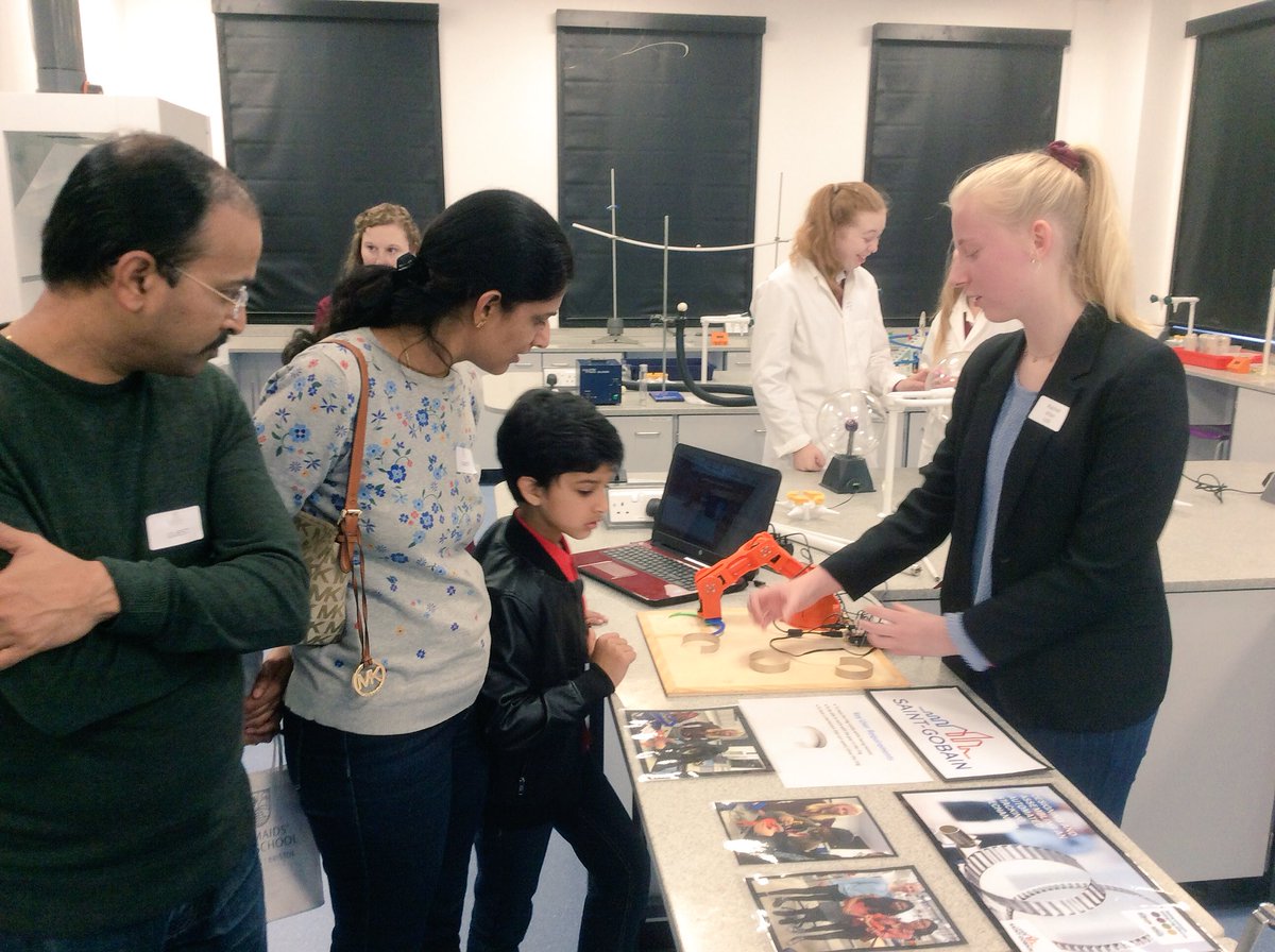 RHSchoolScience's tweet photo. On behalf of all the staff @RHSchoolScience, we’d like to say a huge thank you to all of our student helpers across the department today. You were all marvellous #RHSOpenDay18 https://t.co/fy1BRKjHDw