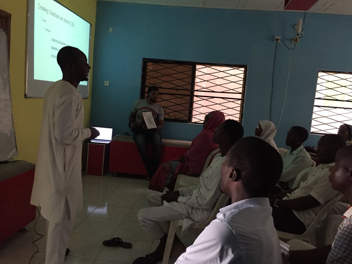 Enovatelab's tweet photo. Mr Faisal still on Relational database at @codepyramidNG meetup happening at the Lab. #enovatelab #Codepyramid https://t.co/mBs2XQCron