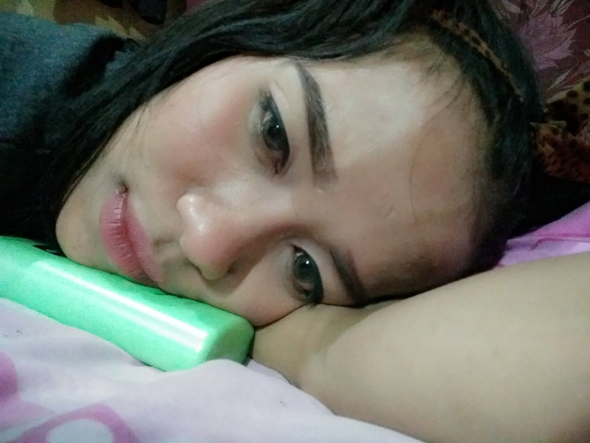 AdessandaP's tweet photo. Karena saya sadar, menjadi janda itu sangatlah sulit
Contohnya : maen dijemput mobil aja dikira laki orang wkw padahal naik grab :'( https://t.co/BiDOuvknqA