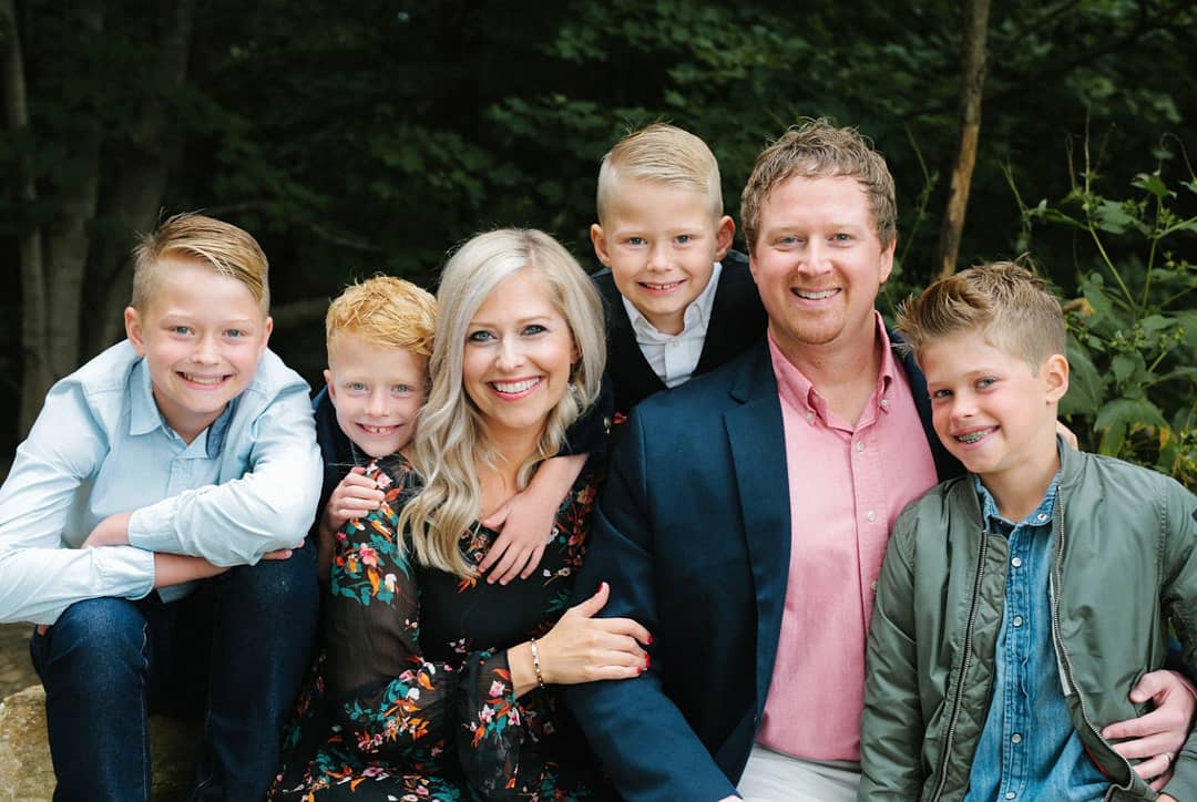 amoshaffner's tweet photo. What an incredible blessing to lead and serve this bride and brood. I'm humbled and honored. 🙏

You so well captured us @caitlinsullivan!! 📷

(Ref: Proverbs 31:10 💎 Psalm 127:4-5 🏹) #fatherhood #parenthood #marriage #StallionPatrol #photography https://t.co/HTX37LdaAv