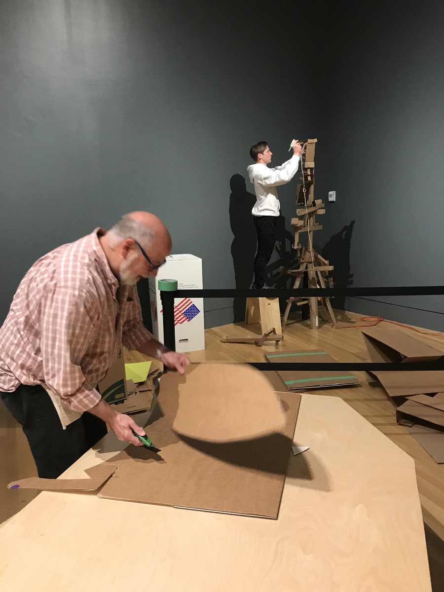 CGawNPHSArt's tweet image. Artists in residence @sceart1 &amp;amp; @tuckerschwier engineering with cardboard @IndianaMuseum #cardboardengineering @SouthernHancock #NewPalProud