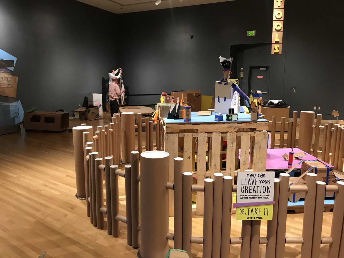 CGawNPHSArt's tweet image. Artists in residence @sceart1 &amp;amp; @tuckerschwier engineering with cardboard @IndianaMuseum #cardboardengineering @SouthernHancock #NewPalProud