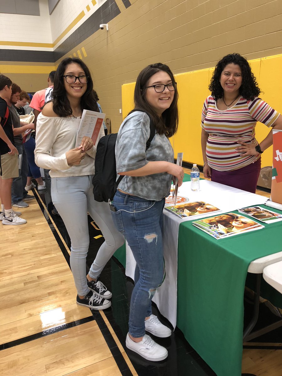 ksoefje1's tweet photo. Yesterday’s news but still exciting to me, none the less. It was refreshing to see my students excited about the different college, trade, and military opportunities available to them. #MatadorLearning #LifeAfterHighSchool #LearntoLive #LivetoLearn https://t.co/IxCbCjJKys