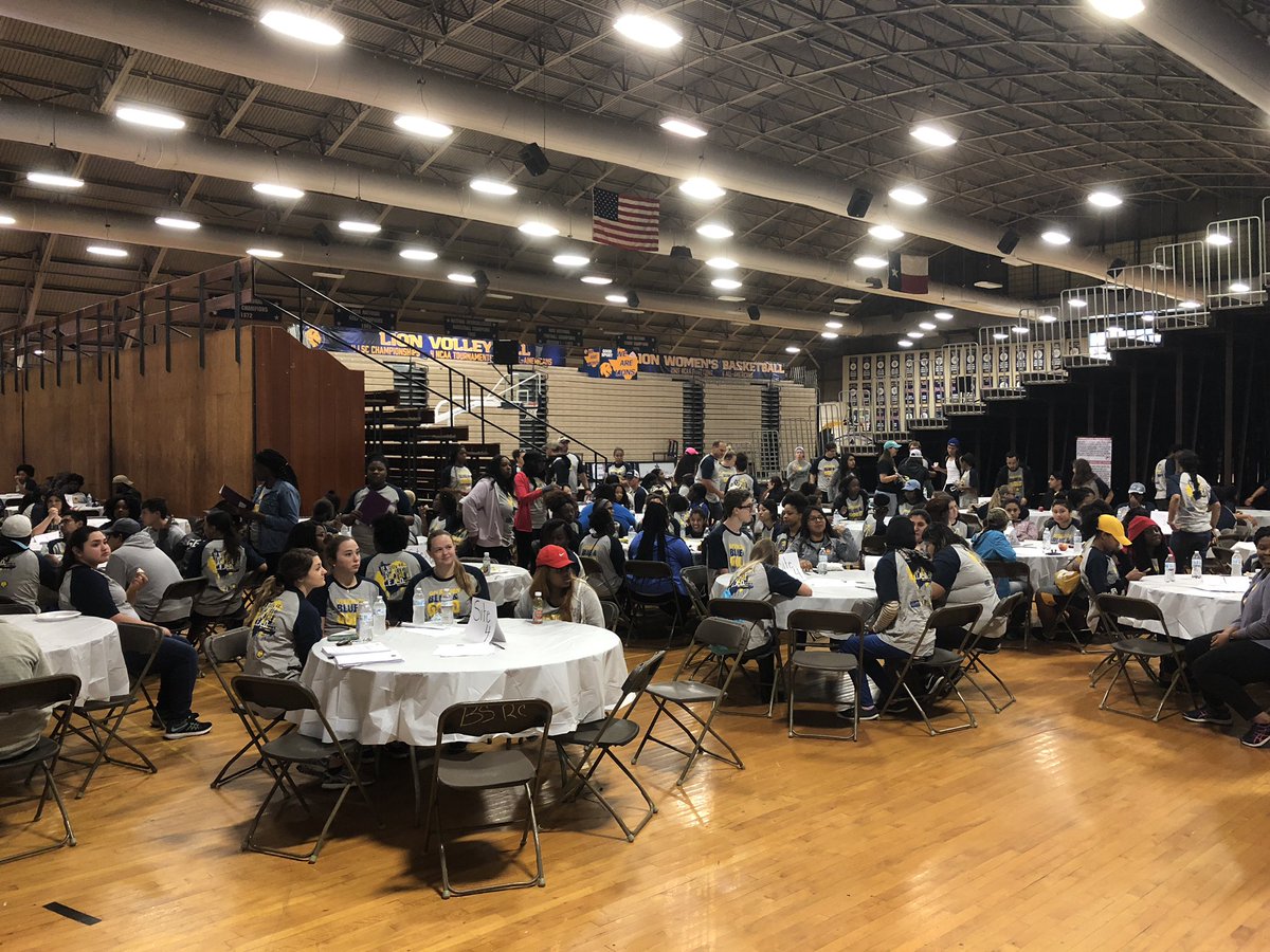 DrThomasNewsom's tweet photo. #OBAG2018 Operation Blue and Gold 2018. Happening Now! Lots of groups like @tamuc_greeks @tamuc_sga and many of our #BestInClass athletes @Lion_Athletics https://t.co/wF0rOpOkLe
