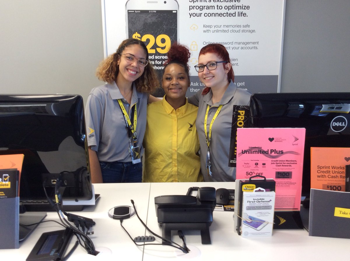 SprintStoneVill's tweet photo. ITS SIZZLING SPRINT SATURDAY!!!! Fall into savings with 20% off accessory purchases of $100-$150!!! Come by Sprint at Stone Village to see what deals we have for YOU!!!  #iphoneXS #IPHONEXSMAX #Sprint ⭐️🍂😎 https://t.co/7VGYdUQYge