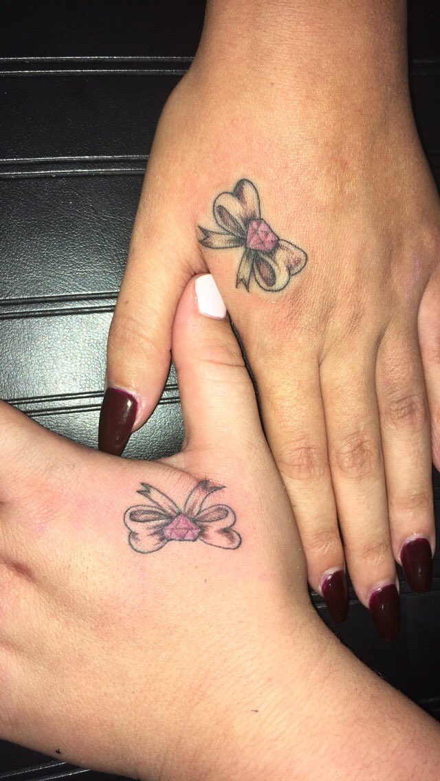 Matching tattoos!❣️
#bffs #matchingtatts #bows #tattooart #tatts #inkdesigns #tatted 
Feel free to message for appointments or enquiries!❣️