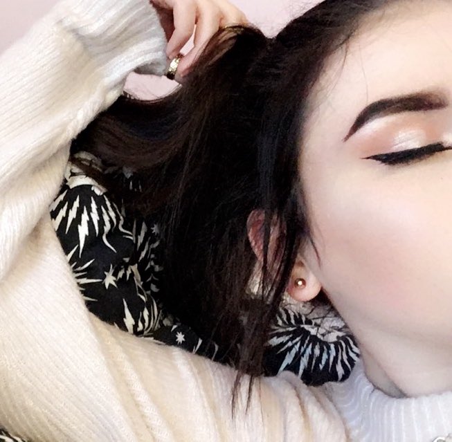 Abi_Pattison's tweet photo. Actually like my makeup today❤️ https://t.co/xeq6kty7qy