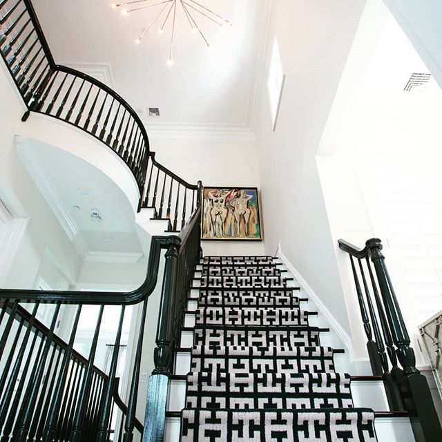 JaviersDesigns's tweet photo. Elegant staircase for #townhouse living. Designed by @javierfernandezinteriordesigns  https://t.co/daGkeHkYnV
.
.
.
#interiordesign #inspiration #designinspiration #homedecor #designinglife #simpleelegance #staircaserunner #staircase #bluepainting #luxu… https://t.co/lejZT4nL66 https://t.co/sIlr4vzlI6