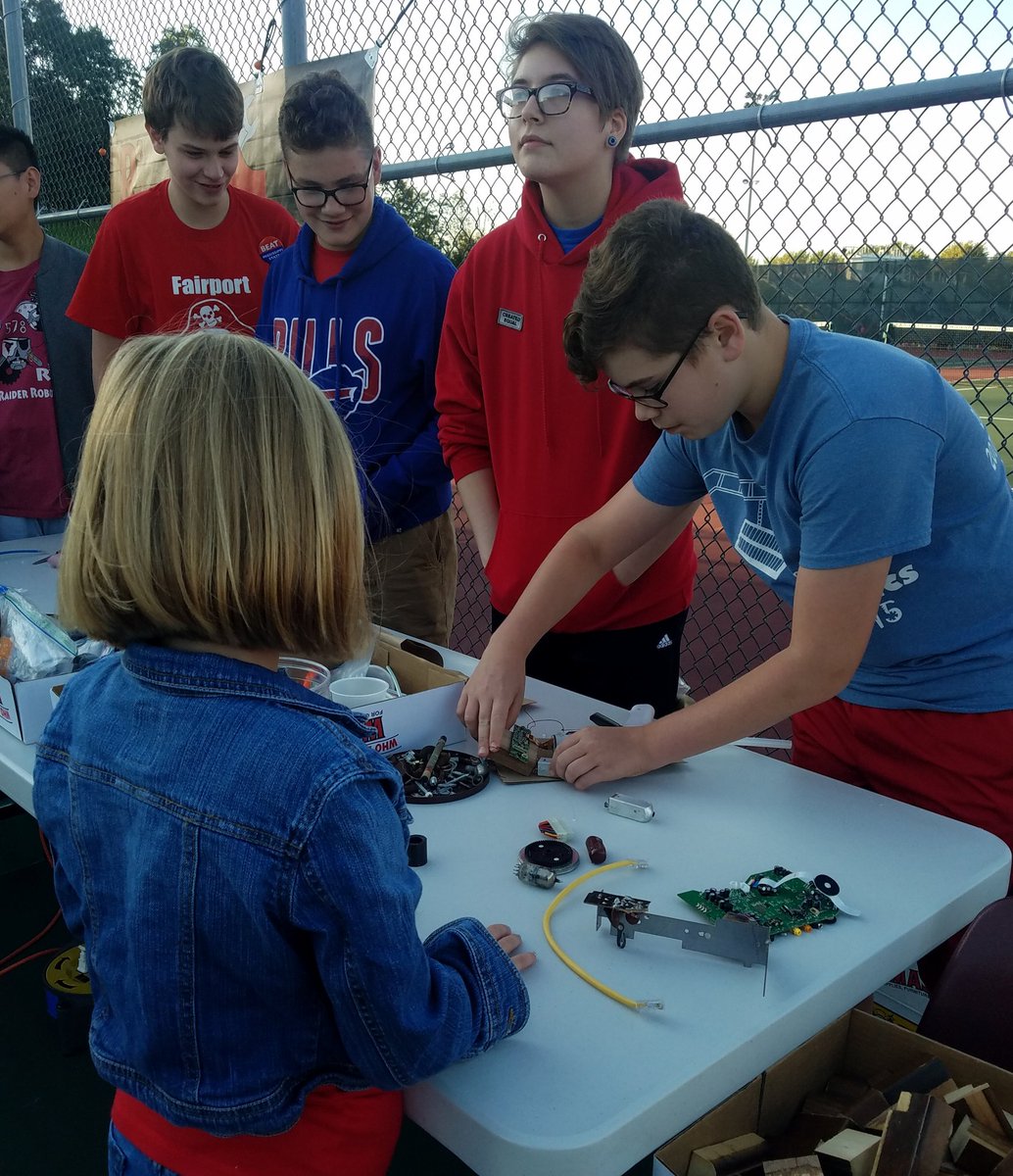 fairportrobotic's tweet photo. Thank you Fairport! Our junk bots were a success and we will be donating $55 to The Joey Foundation. https://t.co/kjZ9HDdXJe