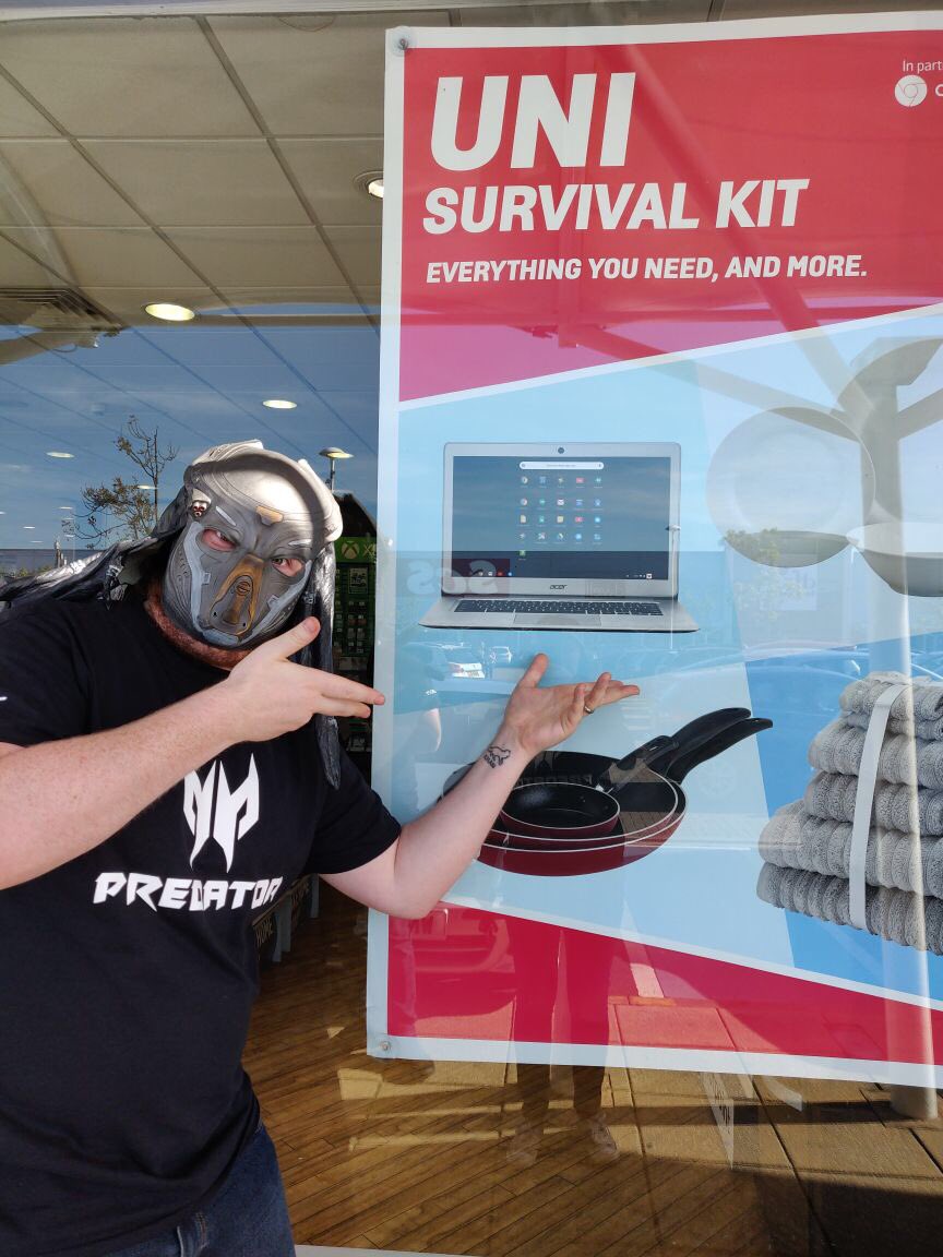 2AngryGamers's tweet photo. Quite normal
#PredatorTour
@AcerUK_Official @Agent42_uk https://t.co/WknNlQ9II4