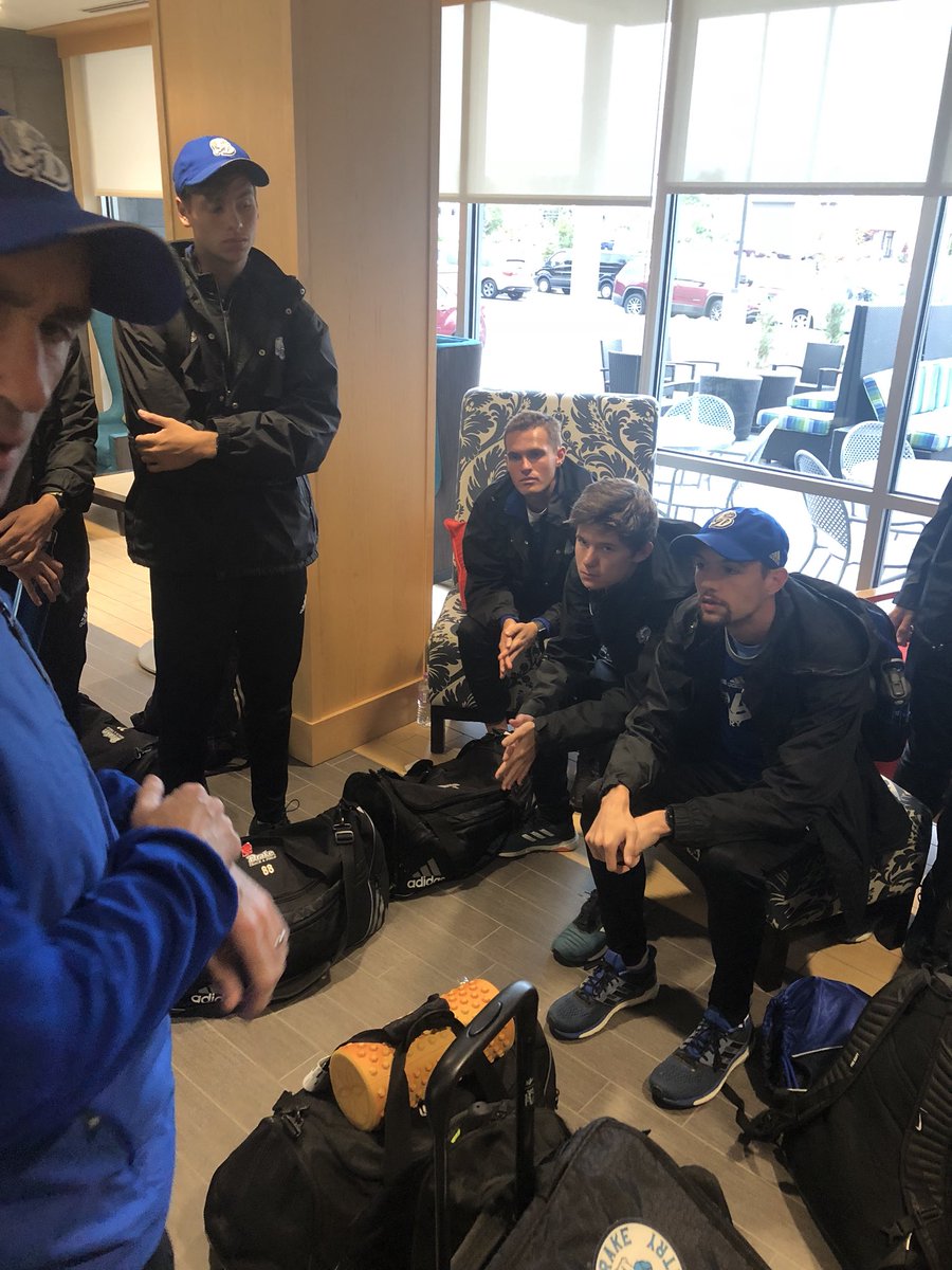 Drake_TFXC's tweet photo. Quick chat! Getting ready to rock! #WeAreDrake https://t.co/3yJ2eQey0U