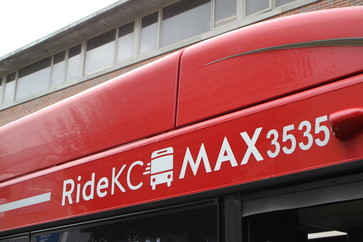 RideKCTransit's tweet photo. Join us today for a meeting about Bus Rapid Transit Study for Independence Ave. We'll be at Independence Ave. CID offices, 2657 Independence, 10 AM - Noon. #IndependenceAve https://t.co/PELKLFbjHF https://t.co/YLmKQZ7D8k