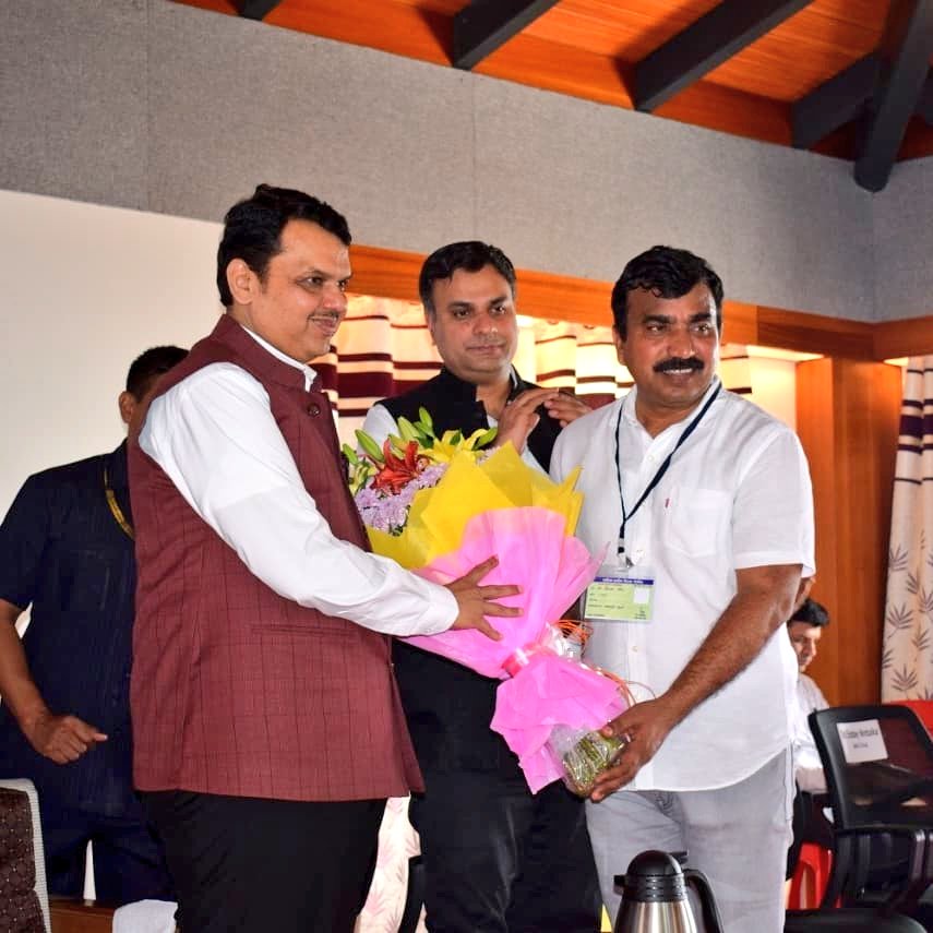 SahyadriFarms's tweet photo. “Agriculture is our wisest pursuit, because it will in the end contribute most to real wealth, good morals, and happiness.”

A historic visit by Honorable Chief Minister of Maharashtra Shri. Devendra Fadnavis to our Mohadi Campus giving more Power to Farmer.

#Nashik https://t.co/06nROIOpjH