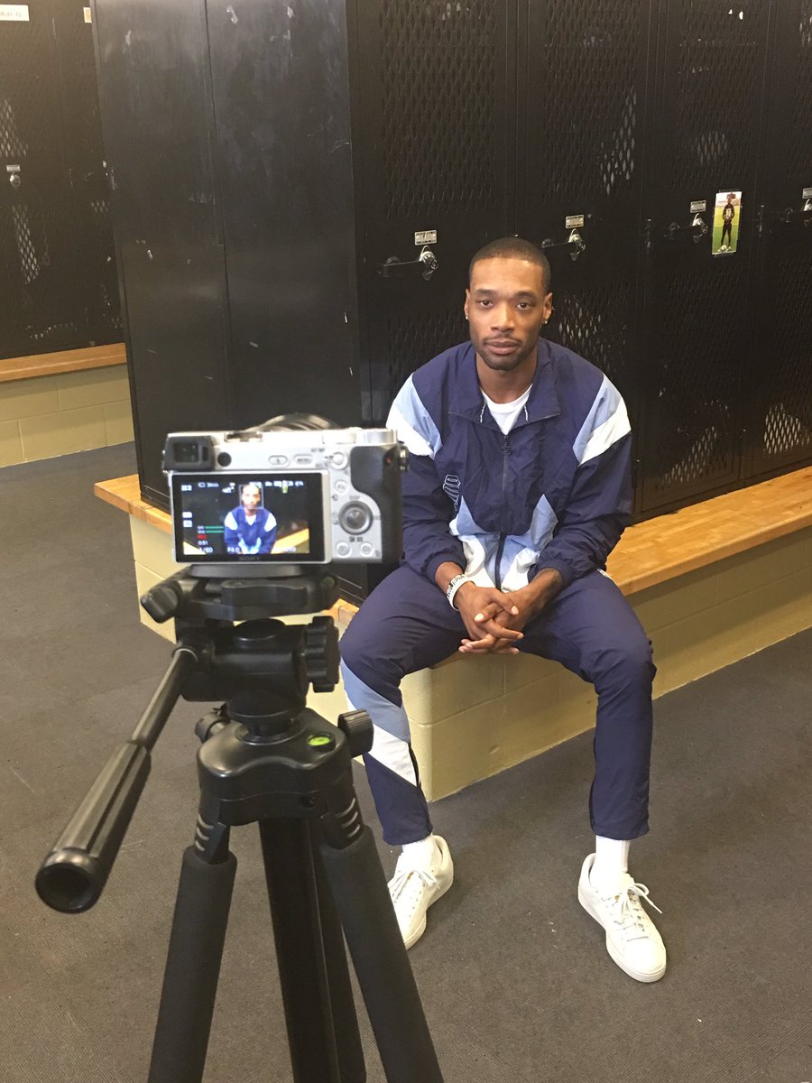 TevinStuddard's tweet photo. Filming @PikeSchools and @GoBEARCATS Standout @TheOneMcClung for @WARRENCENTRALFB Standout @_BGR8_ documentary #OpportunityTheShakirBellStory
#BuildEducateCompete
#AnthonyMcClung #ShakirBell #StuddardSports https://t.co/ERrbY9NNJO