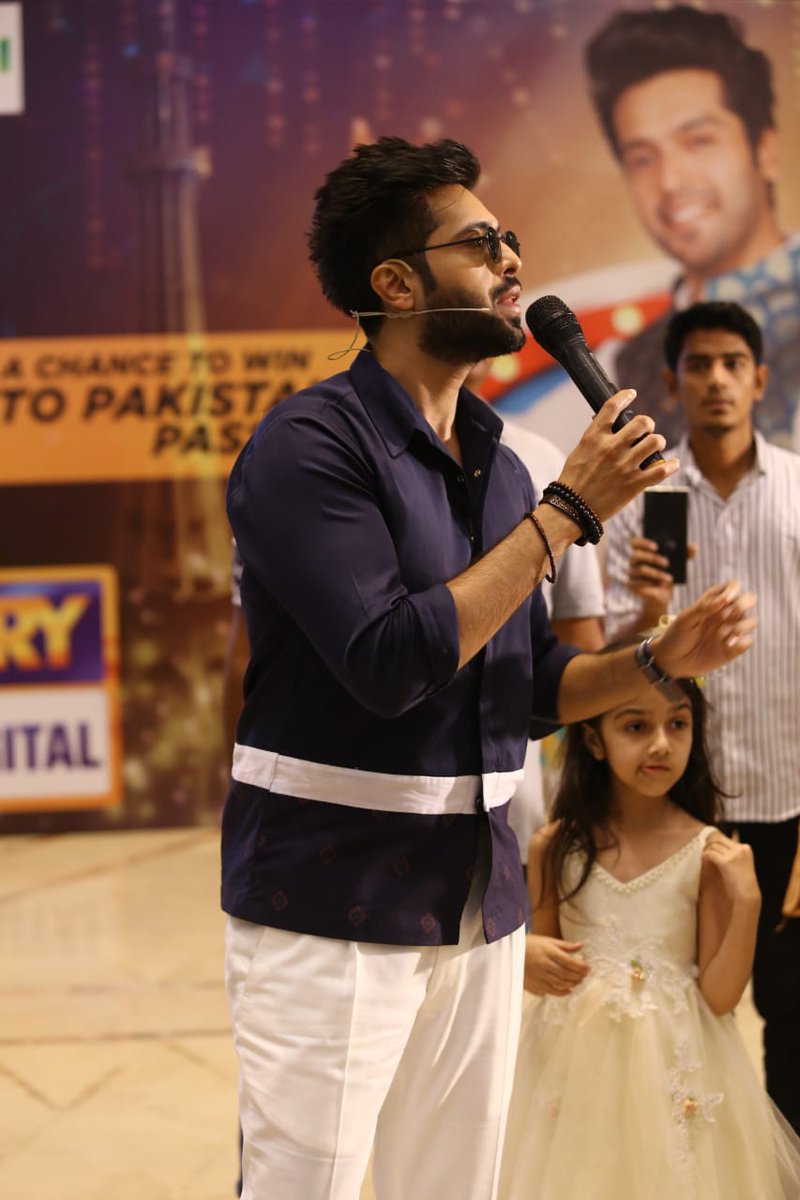 Jamesa_AI's tweet photo. @fahadmustafa26 at #FortressSquare, #Lahore. Happening now!
#JeetoPakistanLahoreSpecial #ARYDigital
#Fan_Of_Fahad_Mustafa https://t.co/YxfwEba762
