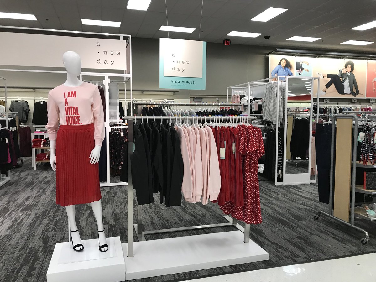VMLAshley's tweet photo. #VitalVoices is ready to rock at your #hubcitytarget ❤️🎯
#womensempowerment #useyourpowertoempower https://t.co/ow0ZgLViuO