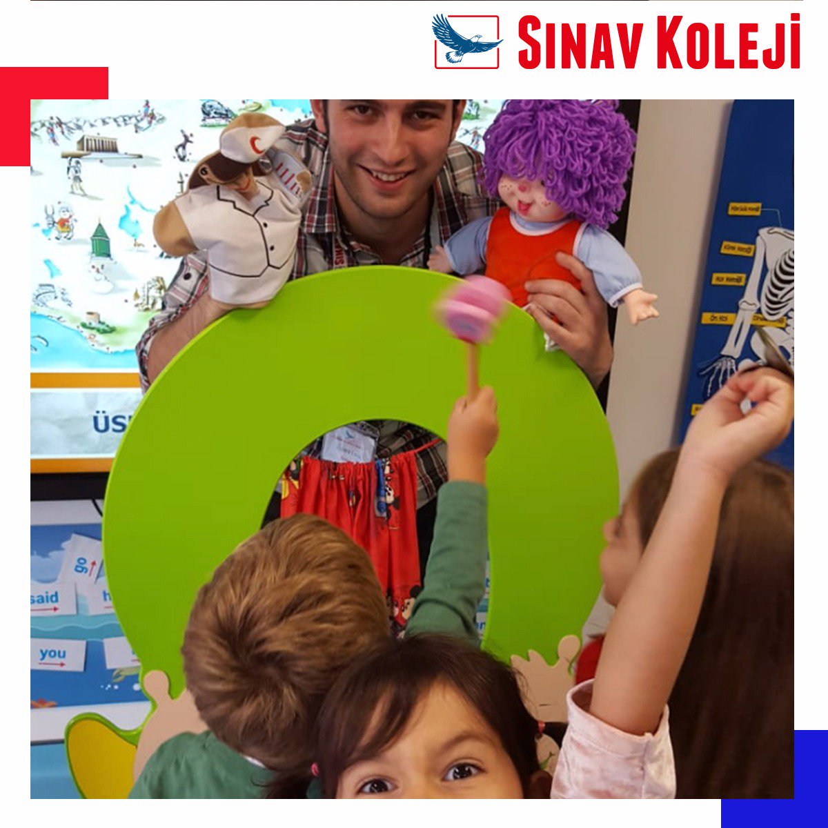 sinavkolejiusk's tweet photo. Drama, çocuğun mutlu ve inisiyatif sahibi olmasını sağlar. Çünkü drama yoluyla çocuk; duygularının ifade etmeyi öğrenir, problem çözme yeteneğini geliştirir aynı zamanda doğaçlama ve empati kurma gibi birçok önemli yeti kazanır. 💟 
https://t.co/rvcxDnHBT7
#sinavkoleji #drama https://t.co/HnivpBHbtq