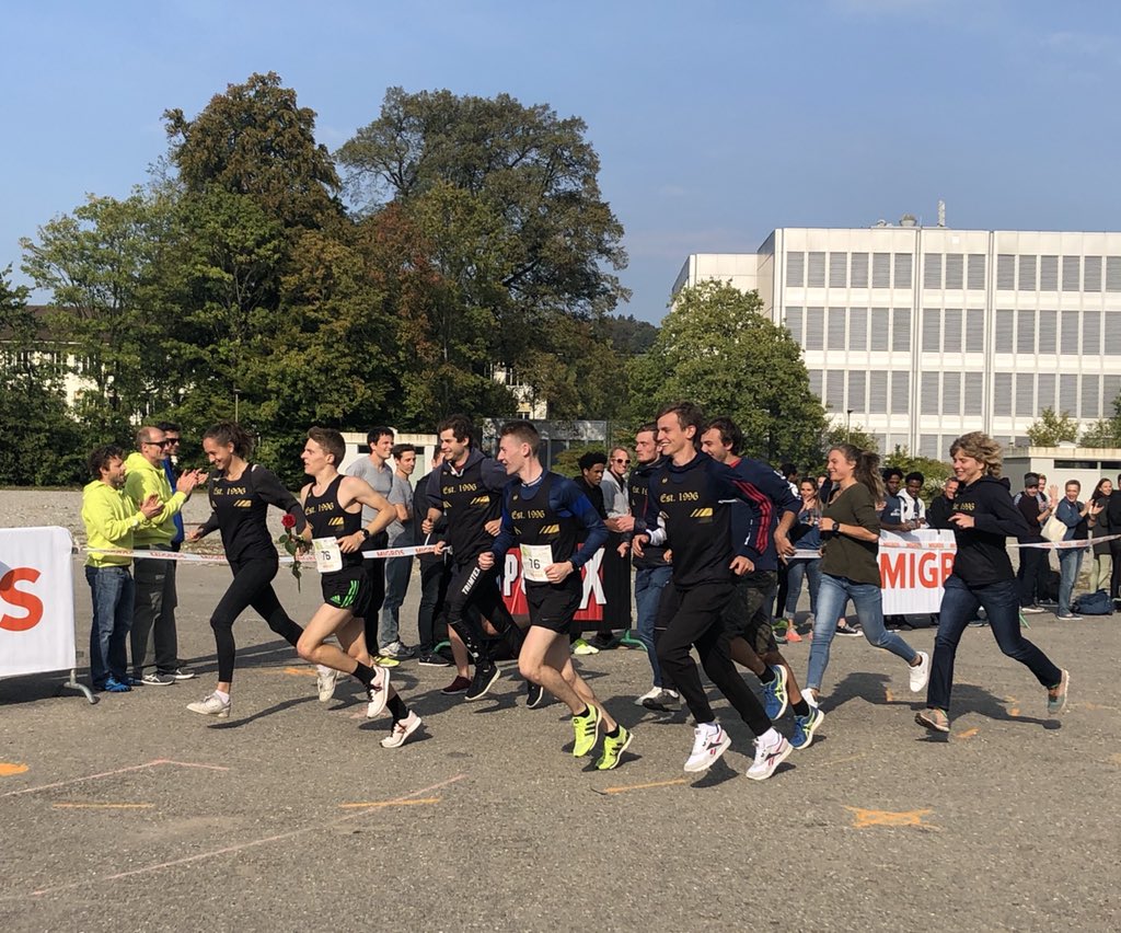 Die jungen OL-Läufer von Est. 1996 nach 3. Rang an der SOLA-Stafette #SOLA17 in Zürich nun Sieger der #WintiSOLA18 vor Vorjahressieger OL-Team Winti Gang und dem ASVZ Running Team Winterthur.