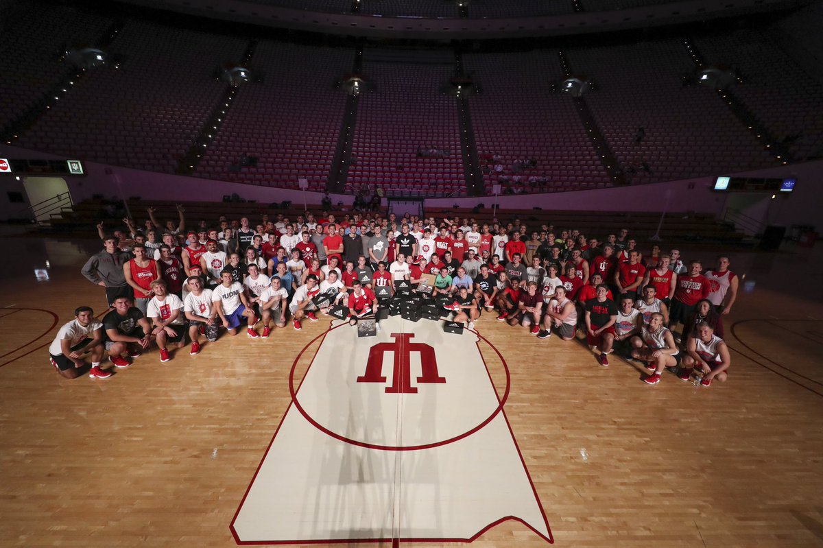 IU_SAB's tweet photo. Last night, adidas provided everyone who participated in our Candy Stripe Classic with free shoes‼️ Huge thank you to @adidasHoops! Can’t wait to see everyone at #HoosierHyteria. #teamadidas #giftedbyadidas https://t.co/i2Gc9t4nA4