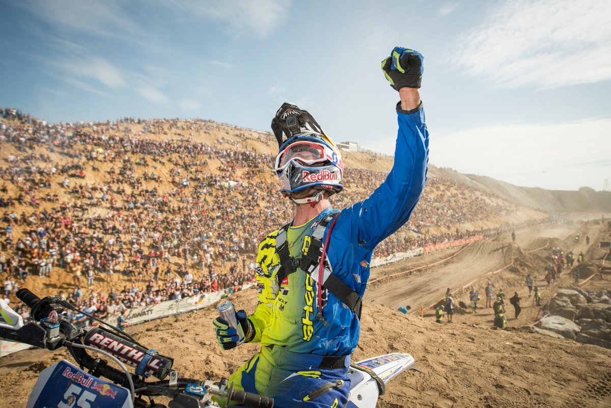 RedBullZA's tweet photo. Get in there 🔥. Congrats to @WadeYoung39 for winning the 9th edition of #SeaToSky 1⃣🏍️💨 https://t.co/Wy5mhgtnOH