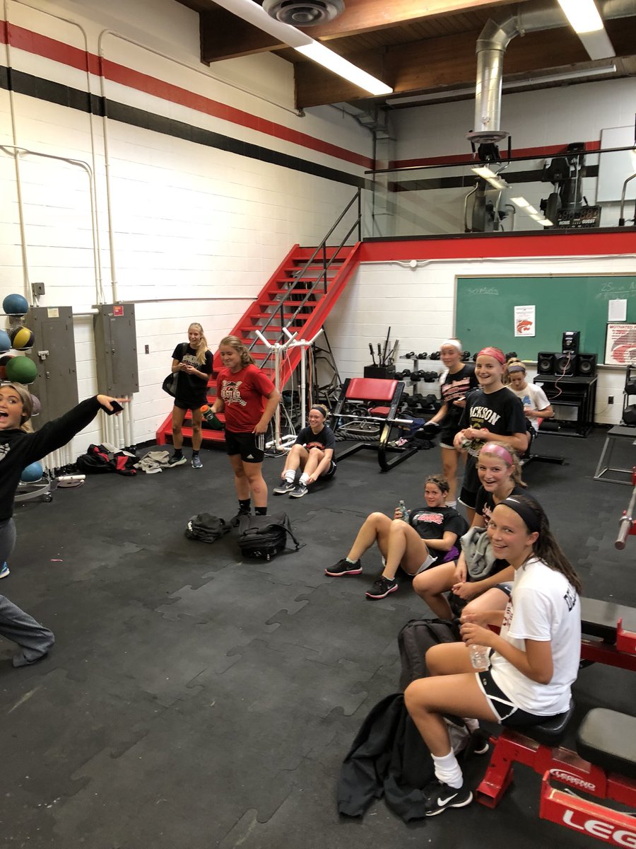 JAGSHOOPS's tweet photo. Jags grinding on a Saturday morning . New week new mentality attacking every opportunity to get better. @JMHSGirlsSoccer https://t.co/Jpknh11nnX