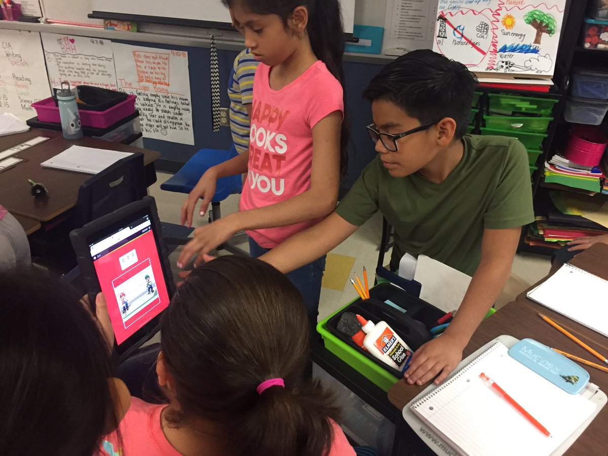 jenjouini's tweet photo. Mathematicians working together to apply what we know about Place Value. #Rosadoand JouinisTribe @irenerosado21 #carnahantribe @quizizz https://t.co/ej7KcrZXLF