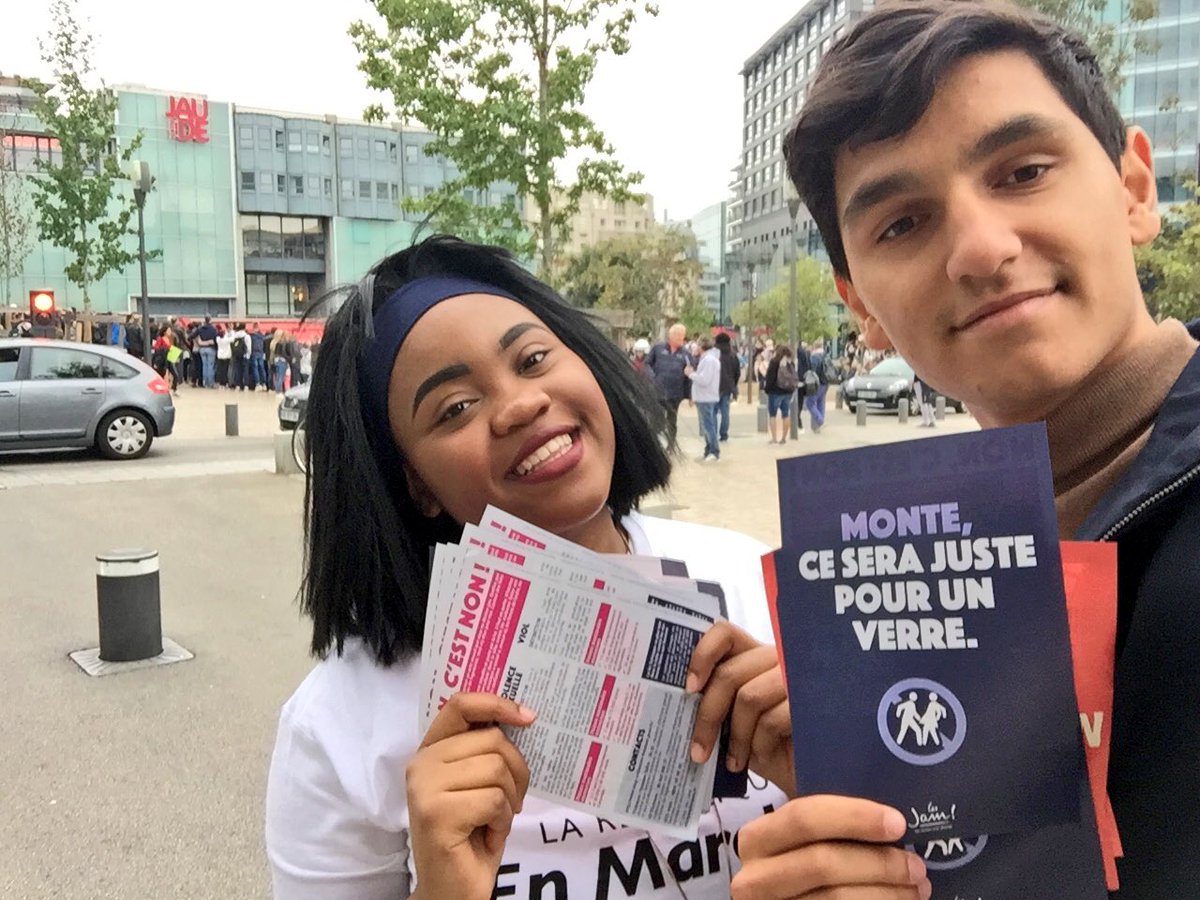 lesjem63's tweet photo. Aujourd’hui, nous avons participé aux #JourneesLaREM avec @LREM_Auvergne ! Réel échange avec les clermontois(es)
Bonne rentrée à tous #LREM #JAM63 https://t.co/5OXqdH36X9