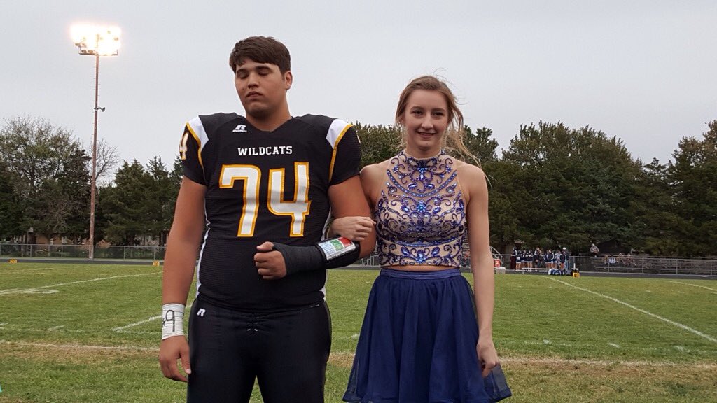 HavenStuco's tweet image. To look at the guys' faces, you'd think this is torture. #Itonlyhappensonceinyourlife #Itsalmostover
@bryced008 @sarahshowalter_ @delannnney_ @CNisly @JulieWilhite4 @Jeremynisly_16 @AlishaYoder290