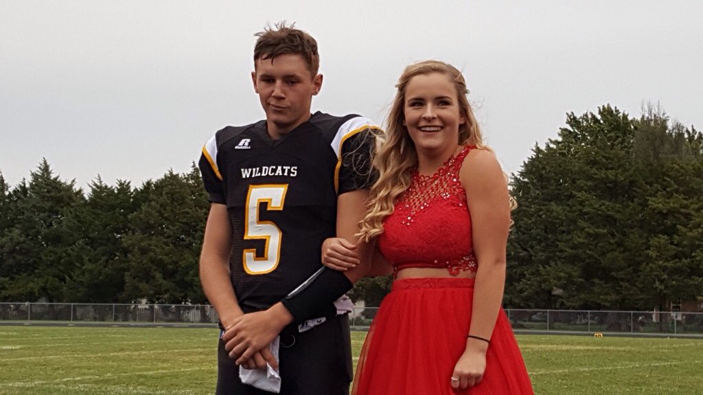 HavenStuco's tweet image. To look at the guys' faces, you'd think this is torture. #Itonlyhappensonceinyourlife #Itsalmostover
@bryced008 @sarahshowalter_ @delannnney_ @CNisly @JulieWilhite4 @Jeremynisly_16 @AlishaYoder290