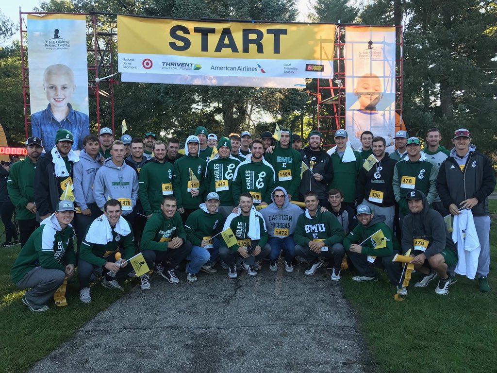 EMU_Baseball's tweet photo. Early this morning, EMU Baseball players &amp; coaches took part in the #StJudeWalkRun in Ann Arbor to support @StJude and their efforts to end childhood cancer #BiggerThanBaseball https://t.co/qu6s2uuS9H
