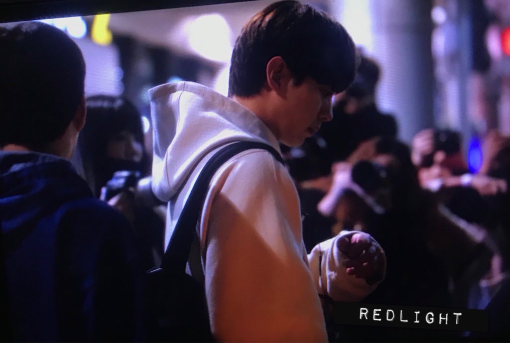 REDLIGHT_bean's tweet photo. 180929 입국 홍빈 홍빈날 만난 홍빈이 ❤️ @RedBeans93  #홍빈 #이홍빈 #HONGBIN #VIXX #하늘에서내리는1억개의별 #노희준 https://t.co/tKH4cA23Qz