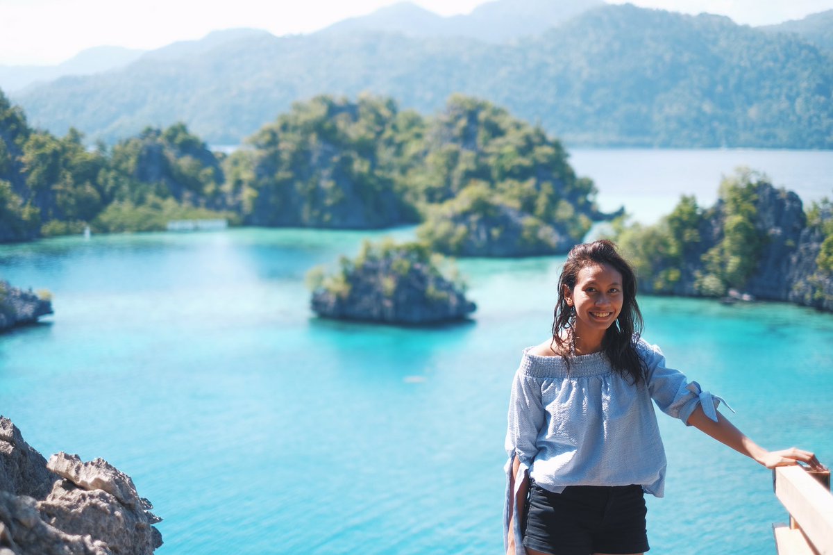 bensiagian's tweet photo. Day 2 #SiagianOnVacation ke #LAbenGKI
Ini diaaaa. Sombori Hills, yang sering dibilang orang-orang Raja Ampat mini. Monmaap siapanya Cut Mini kalo boleh tau? https://t.co/WZoIFxQcVh
